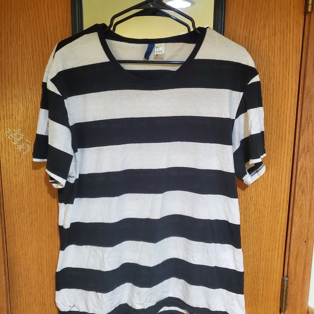 H&M baggy black stripes t-shirt